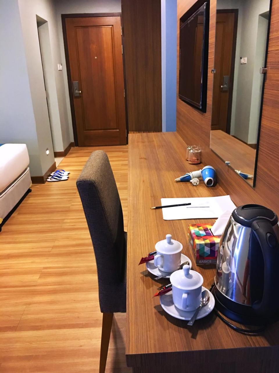 יאנגון Hotel Azure מראה חיצוני תמונה